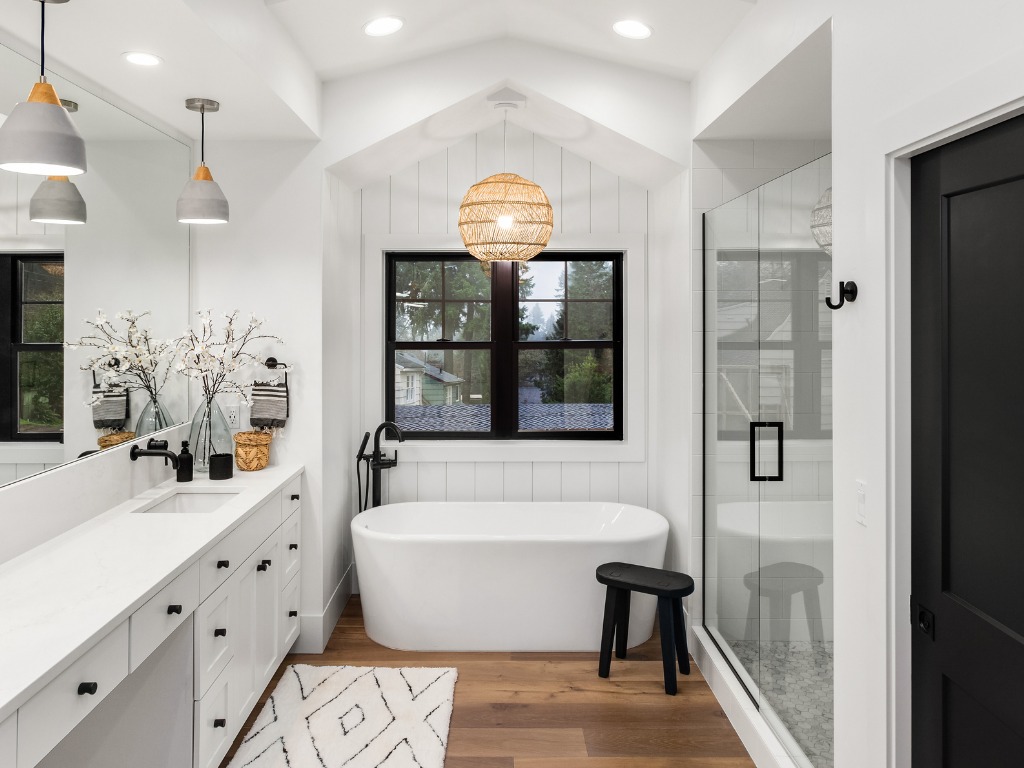 Bathroom remodeled by Color Hands Services